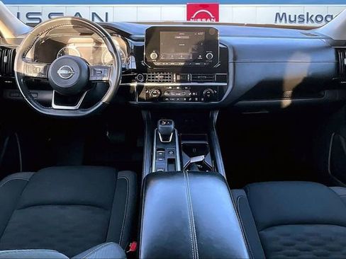 Used 2022 Nissan Pathfinder SV image 7