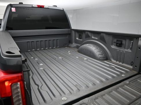 Used 2023 Ford F250 XLT w/ Black Appearance Package image 28