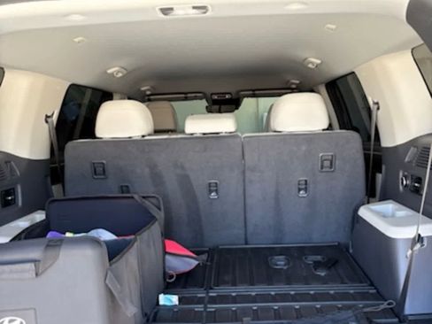 Used 2025 Hyundai Santa Fe SEL FWD image 3