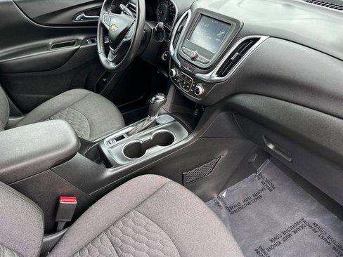 Used 2018 Chevrolet Equinox LT FWD image 16