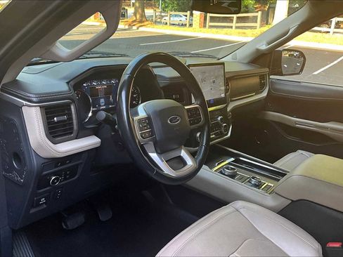 Used 2023 Ford Expedition Limited image 33