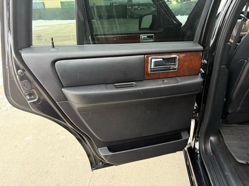 Used 2016 Lincoln Navigator Select AWD/4WD image 20