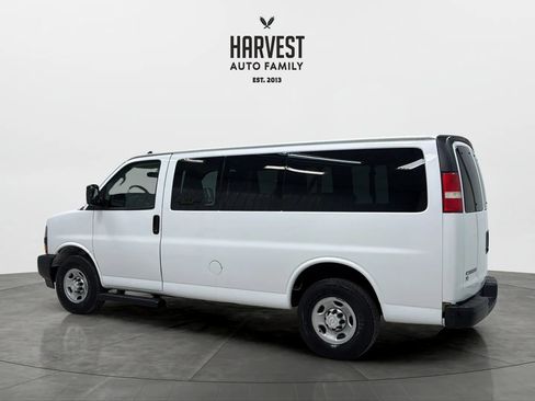 Used 2018 Chevrolet Express 2500 LS w/ Driver Convenience Package RWD image 3