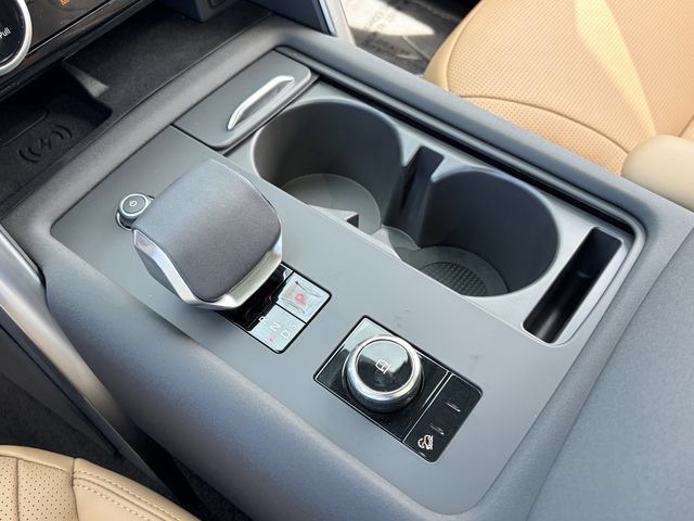 New 2026 Land Rover Discovery Limited Edition AWD/4WD image 9