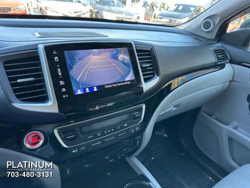 Used 2017 Honda Pilot Touring image 12