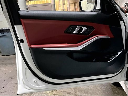 Used 2024 BMW 330i xDrive Sedan w/ Convenience Package image 21