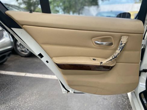 Used 2011 BMW 328i Sedan RWD image 21