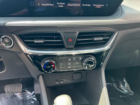 Used 2024 Buick Encore GX Sport Touring image 25