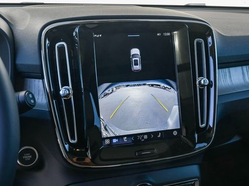 Certified 2025 Volvo XC40 B5 Ultra w/ Climate Package image 23