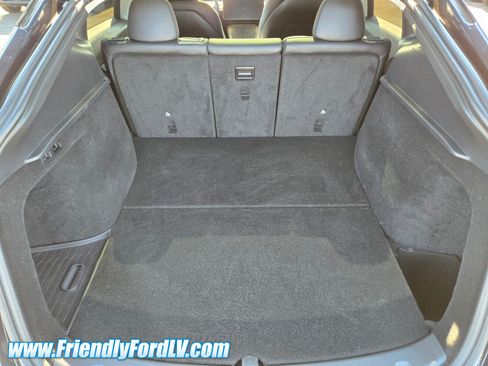 Used 2024 Tesla Model Y Long Range RWD image 11