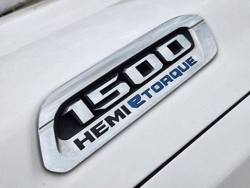 Used 2022 RAM 1500 Limited AWD/4WD image 11