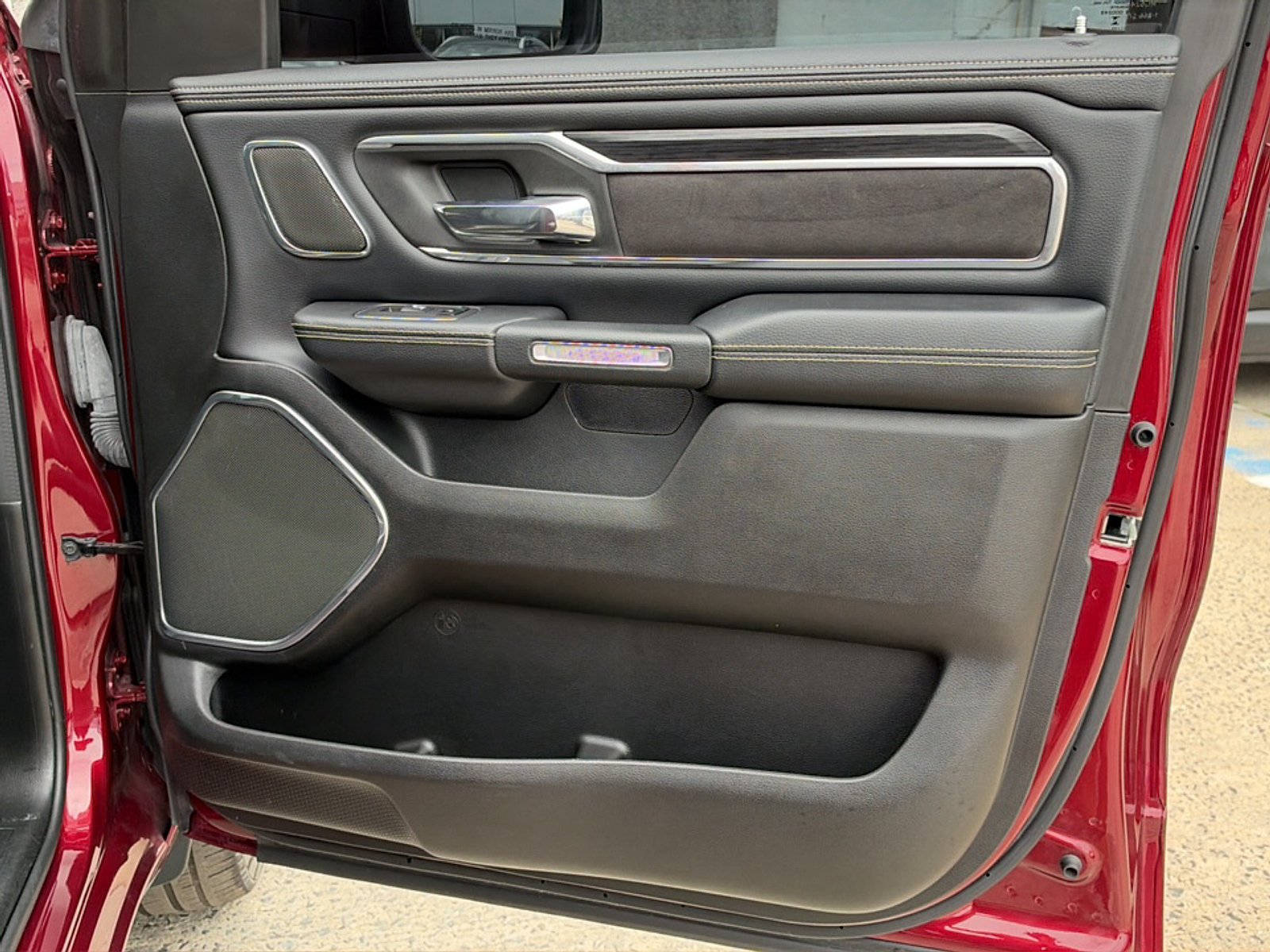Used 2023 RAM 1500 Laramie AWD/4WD image 19