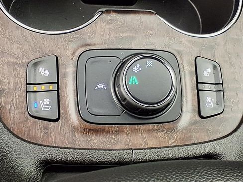 Used 2023 GMC Acadia Denali image 8