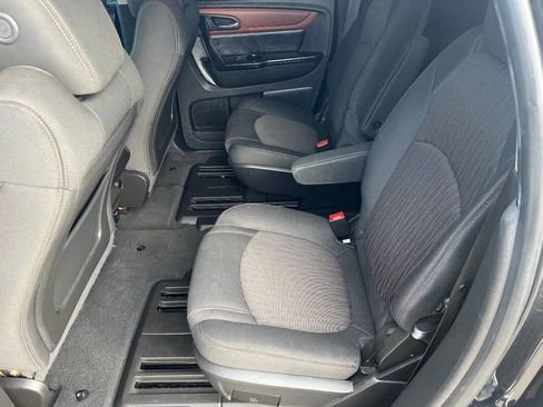 Used 2015 Chevrolet Traverse LT w/ Style and Technology Package image 22