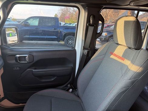 Used 2025 Jeep Gladiator Rubicon image 15