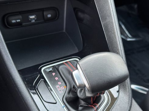 Used 2020 Kia Niro Touring image 26