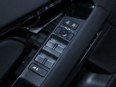 Certified 2025 Land Rover Range Rover Evoque S AWD/4WD image 17
