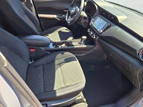 Used 2023 Nissan Kicks SV FWD image 5