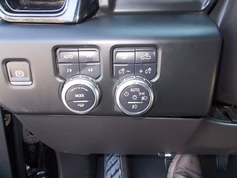 Used 2024 GMC Sierra 1500 AT4X image 17