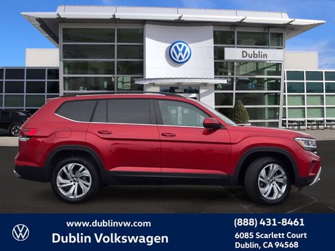 Certified 2021 Volkswagen Atlas SE w/ Panoramic Sunroof Package image 3