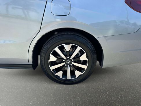 Used 2025 Honda Odyssey EX-L image 10