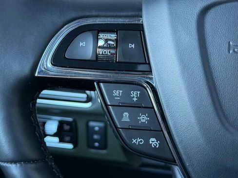 Used 2023 Lincoln Navigator Black Label AWD/4WD image 32