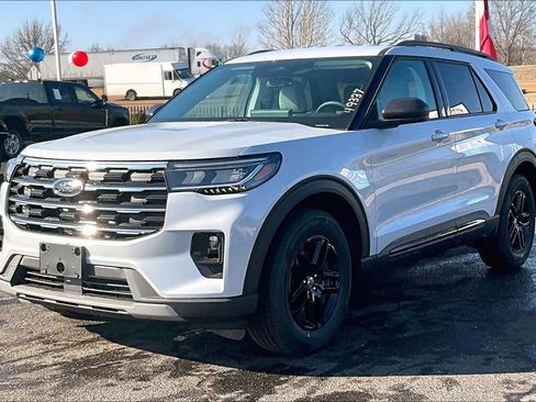 New 2026 Ford Explorer Active w/ Active Comfort Package image 2