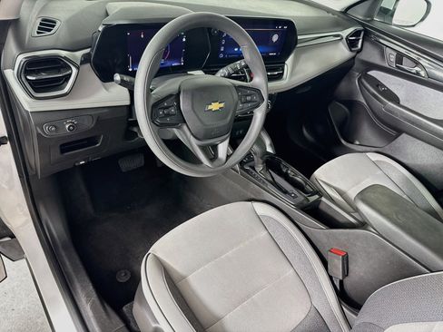 Used 2025 Chevrolet TrailBlazer LT FWD image 8
