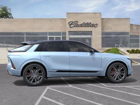 New 2026 Cadillac Lyriq V AWD/4WD image 5