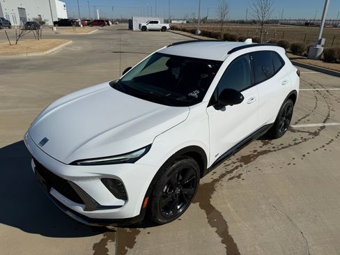 Used 2025 Buick Envision Sport Touring image 13