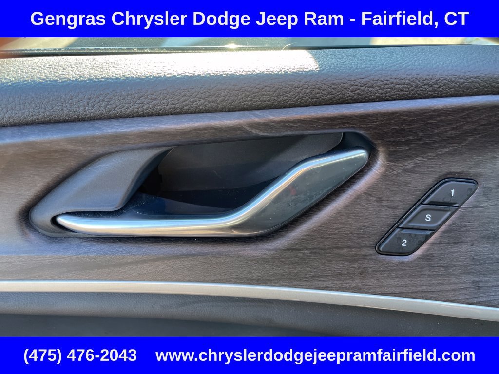 Used 2025 Jeep Grand Cherokee Limited AWD/4WD image 43