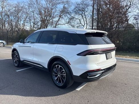 Certified 2025 Lincoln Nautilus Premier image 3