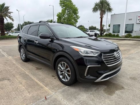 Used 2017 Hyundai Santa Fe SE FWD image 7