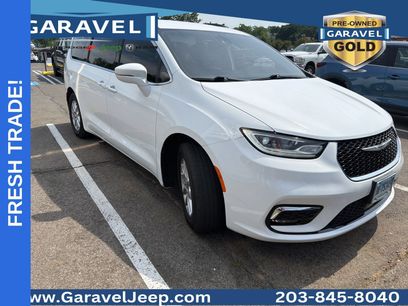 Used 2022 Chrysler Pacifica Touring-L