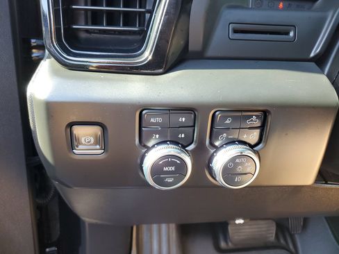 Used 2023 GMC Sierra 1500 AT4 w/ AT4 Premium Package AWD/4WD image 30