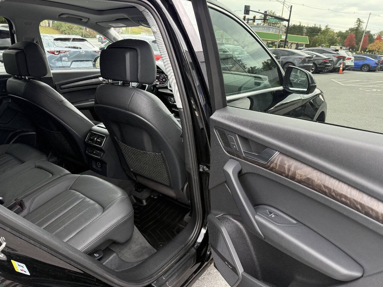 Used 2018 Audi Q5 2.0T Premium Plus w/ Premium Plus Package AWD/4WD image 13
