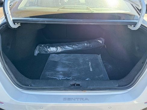 Used 2025 Nissan Sentra SR w/ SR Premium Package image 6