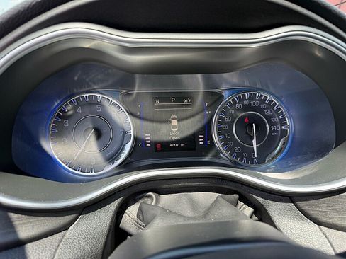 Used 2016 Chrysler 200 Limited FWD image 37