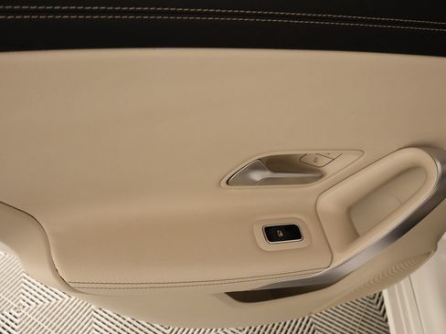 Used 2023 Mercedes-Benz CLA 250 4MATIC image 16