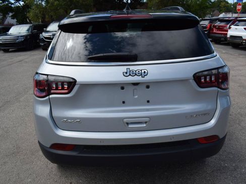Used 2024 Jeep Compass Limited w/ Sun and Sound Group AWD/4WD image 7