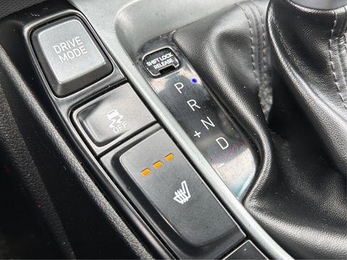 Used 2020 Hyundai Veloster Turbo image 39