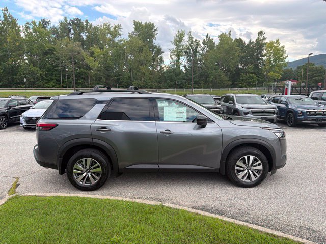 New 2026 Nissan Pathfinder SL AWD/4WD image 4