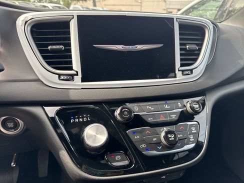 New 2026 Chrysler Voyager LX image 17