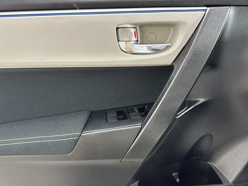 Used 2016 Toyota Corolla LE FWD image 11