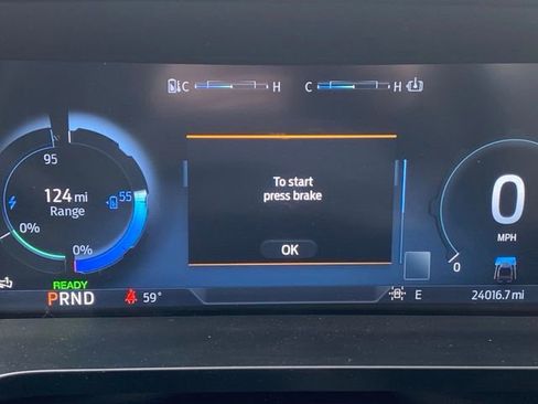 Used 2023 Ford F150 Lightning Platinum image 5