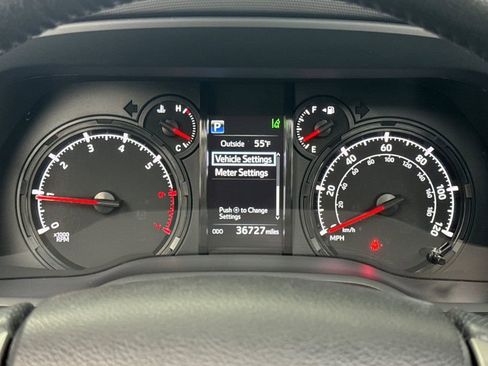 Used 2023 Toyota 4Runner SR5 Premium w/ Moonroof Package AWD/4WD image 26