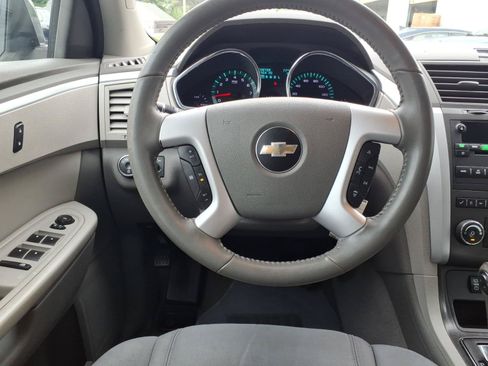 Used 2012 Chevrolet Traverse LT FWD image 6