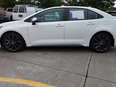 Used 2025 Toyota Corolla SE FWD image 6