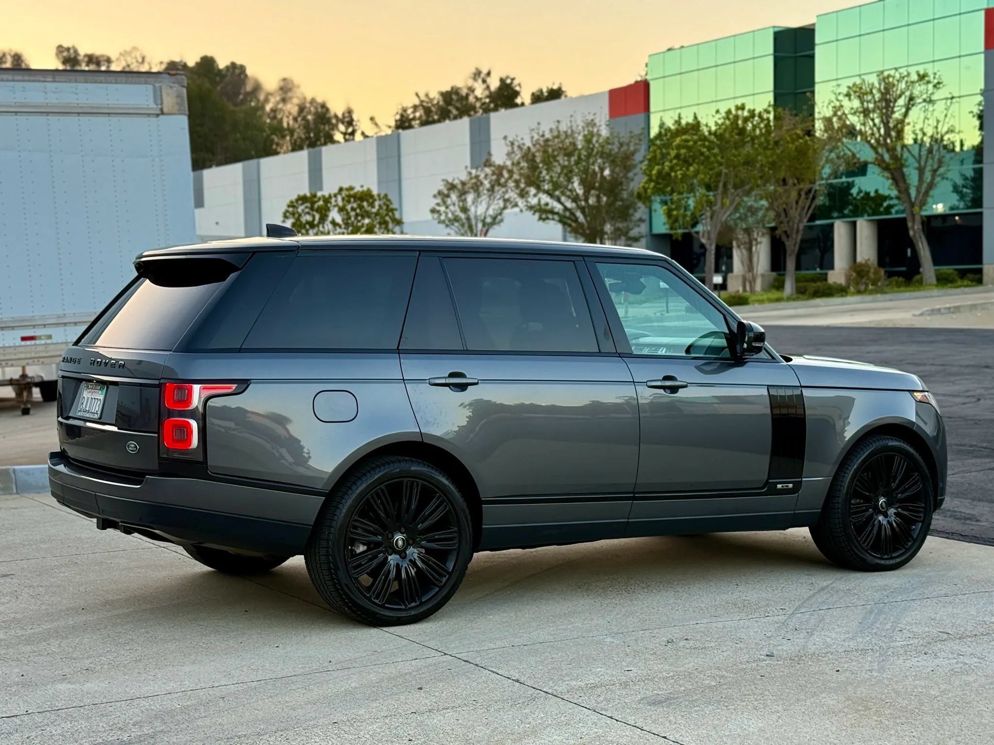 Used 2019 Land Rover Range Rover Long Wheelbase Supercharged AWD/4WD image 21