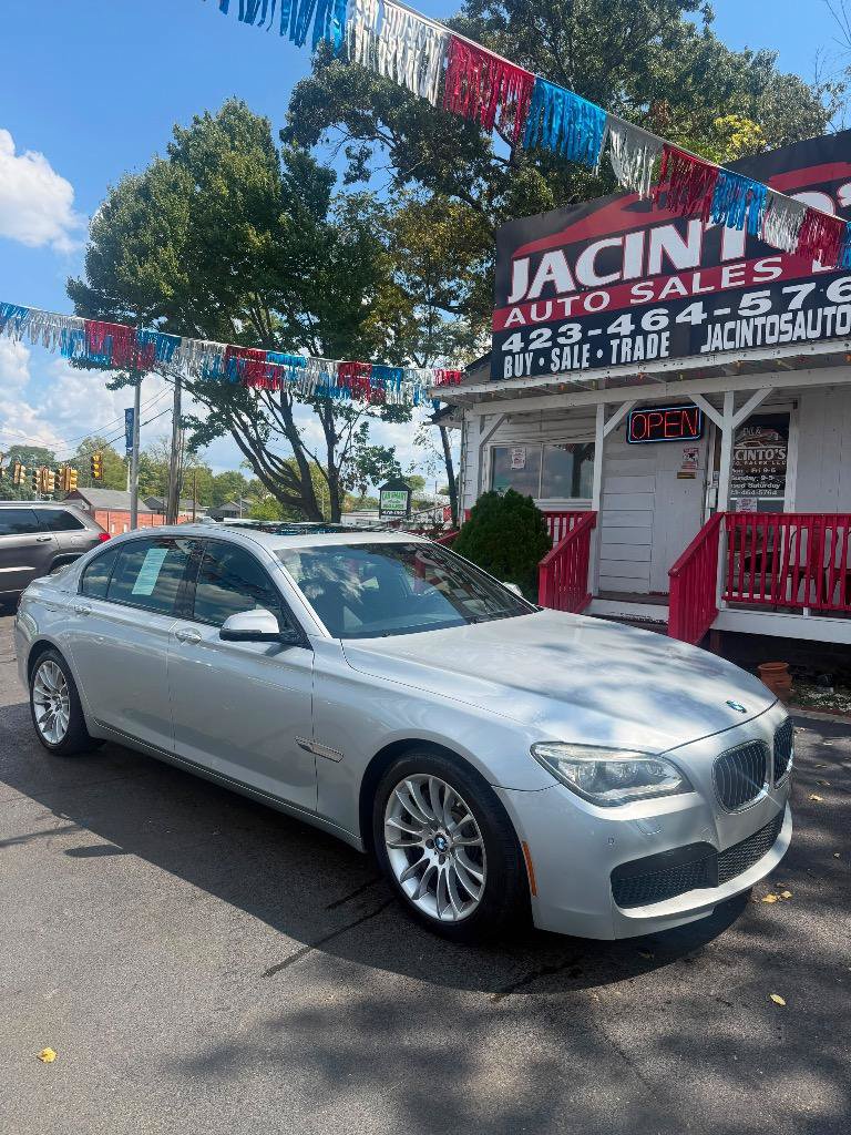 Used 2013 BMW 750Li RWD image 8